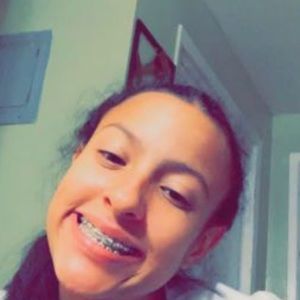 Meet your Posher, Adriana